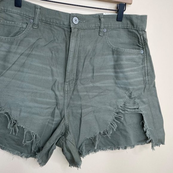 NEW American Eagle Highest Rise Mom Short Size 16 / 33 Distressed NWT - Picture 2 of 7